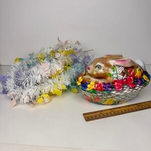 Vtg Ullman‎ Thin Plastic 3D Bunny Rabbit Easter Lid Container White Garland READ